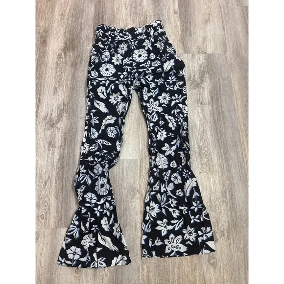 Zara Floral High Waisted Wide Leg Flare Pants Black White Blue Boho Size Medium - Picture 2 of 9